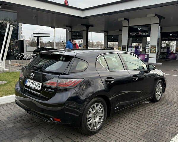 Черный Лексус СТ, объемом двигателя 1.8 л и пробегом 305 тыс. км за 9900 $, фото 5 на Automoto.ua