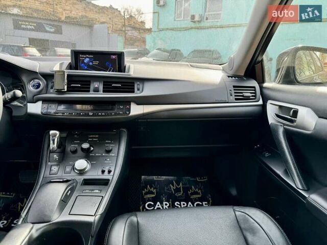 Черный Лексус СТ, объемом двигателя 1.8 л и пробегом 154 тыс. км за 12999 $, фото 18 на Automoto.ua