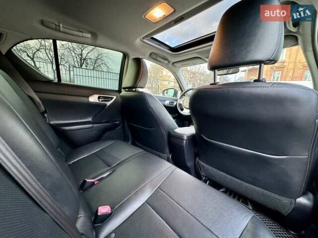 Черный Лексус СТ, объемом двигателя 1.8 л и пробегом 154 тыс. км за 12999 $, фото 21 на Automoto.ua