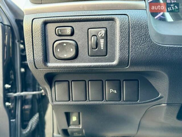 Черный Лексус СТ, объемом двигателя 1.8 л и пробегом 154 тыс. км за 12999 $, фото 28 на Automoto.ua