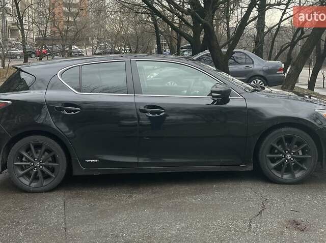 Черный Лексус СТ, объемом двигателя 1.8 л и пробегом 387 тыс. км за 11000 $, фото 3 на Automoto.ua
