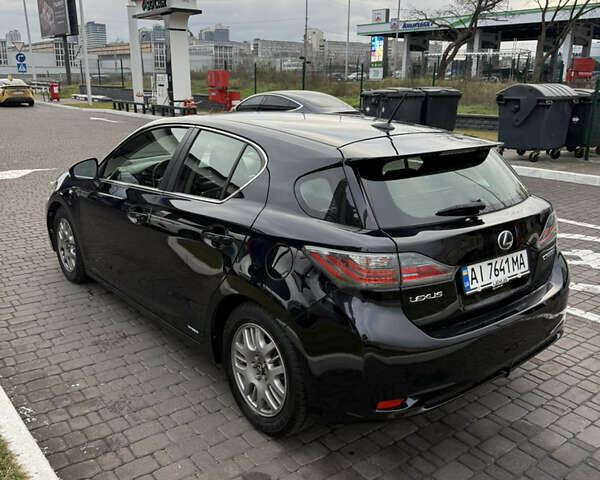 Черный Лексус СТ, объемом двигателя 1.8 л и пробегом 305 тыс. км за 9900 $, фото 6 на Automoto.ua