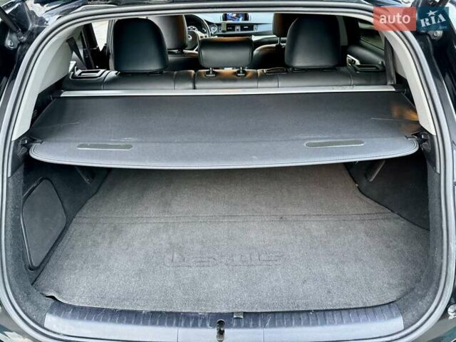 Черный Лексус СТ, объемом двигателя 1.8 л и пробегом 154 тыс. км за 12999 $, фото 33 на Automoto.ua