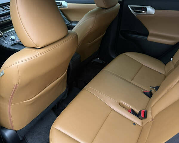 Чорний Лексус СТ, об'ємом двигуна 1.8 л та пробігом 156 тис. км за 14200 $, фото 12 на Automoto.ua