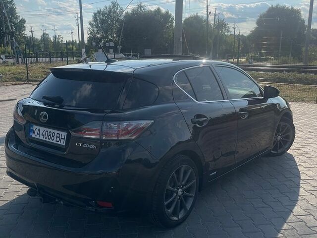 Черный Лексус СТ, объемом двигателя 1.8 л и пробегом 305 тыс. км за 11000 $, фото 6 на Automoto.ua