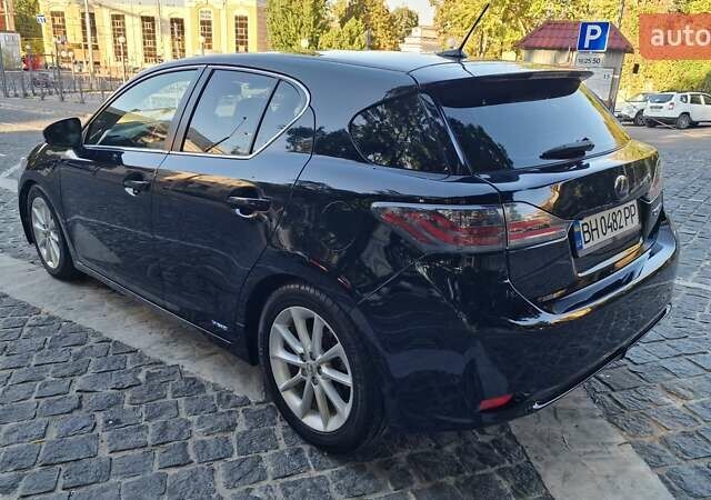 Черный Лексус СТ, объемом двигателя 1.8 л и пробегом 193 тыс. км за 13500 $, фото 5 на Automoto.ua
