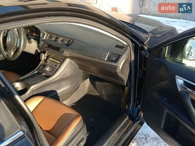 Черный Лексус СТ, объемом двигателя 1.8 л и пробегом 170 тыс. км за 13100 $, фото 12 на Automoto.ua