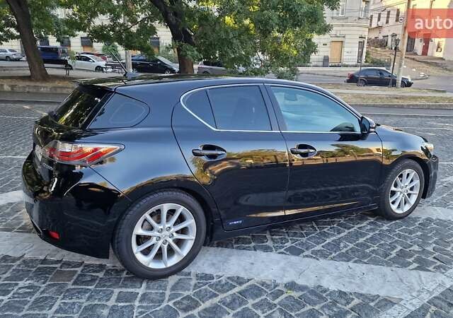 Черный Лексус СТ, объемом двигателя 1.8 л и пробегом 193 тыс. км за 13500 $, фото 4 на Automoto.ua