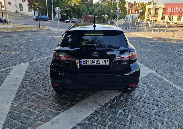 Черный Лексус СТ, объемом двигателя 1.8 л и пробегом 193 тыс. км за 13500 $, фото 3 на Automoto.ua
