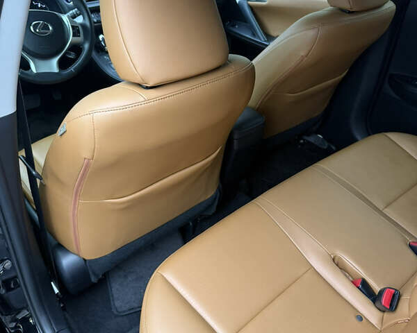 Чорний Лексус СТ, об'ємом двигуна 1.8 л та пробігом 156 тис. км за 14200 $, фото 14 на Automoto.ua