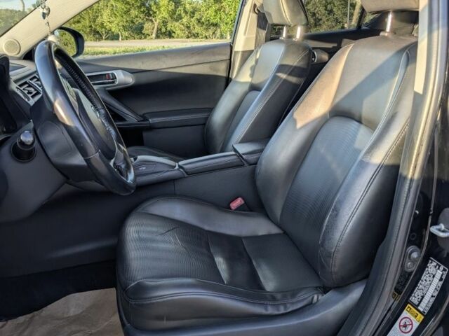 Черный Лексус СТ, объемом двигателя 1.8 л и пробегом 330 тыс. км за 13499 $, фото 11 на Automoto.ua