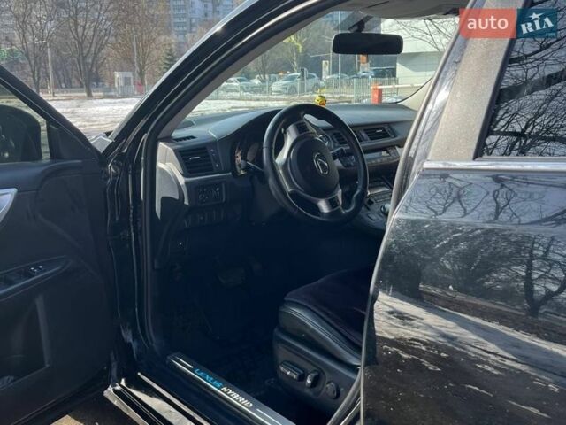 Черный Лексус СТ, объемом двигателя 1.8 л и пробегом 147 тыс. км за 12500 $, фото 11 на Automoto.ua
