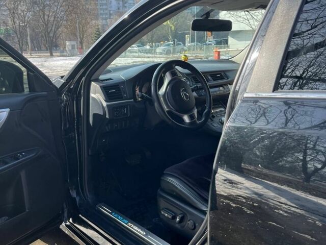 Черный Лексус СТ, объемом двигателя 1.8 л и пробегом 147 тыс. км за 12500 $, фото 11 на Automoto.ua