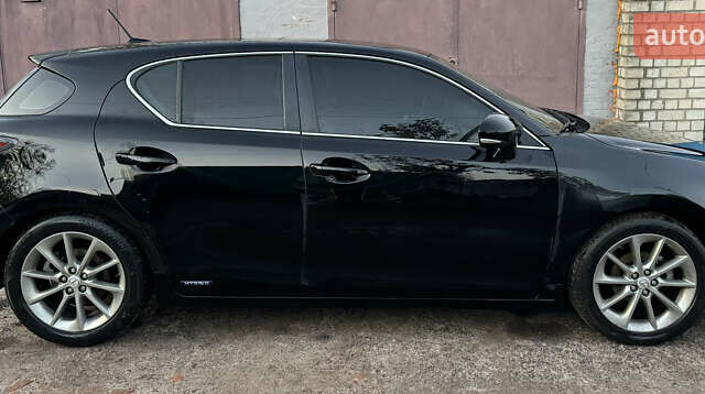 Черный Лексус СТ, объемом двигателя 1.8 л и пробегом 175 тыс. км за 13600 $, фото 7 на Automoto.ua