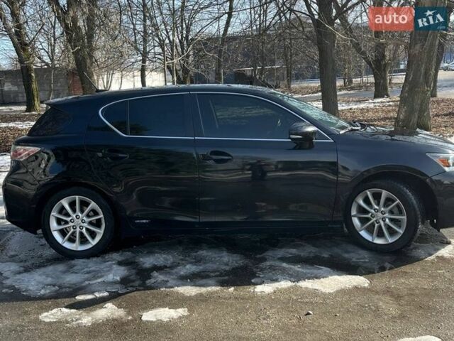 Черный Лексус СТ, объемом двигателя 1.8 л и пробегом 147 тыс. км за 12500 $, фото 2 на Automoto.ua