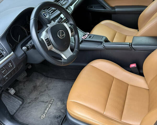 Чорний Лексус СТ, об'ємом двигуна 1.8 л та пробігом 156 тис. км за 14200 $, фото 16 на Automoto.ua