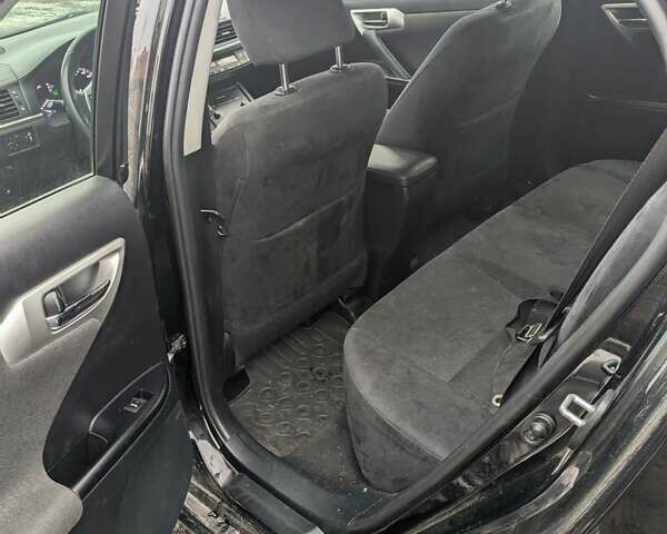 Черный Лексус СТ, объемом двигателя 1.8 л и пробегом 250 тыс. км за 11200 $, фото 5 на Automoto.ua