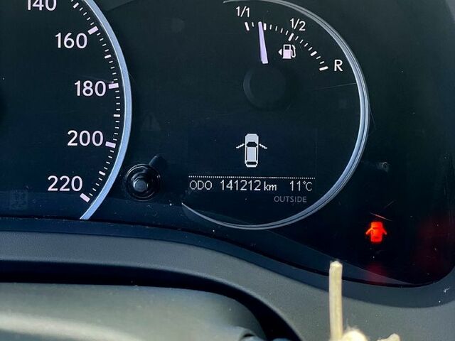 Лексус СТ 2013 в Киеве на Automoto.ua Черный Лексус СТ, объемом двигателя 1.8 л и пробегом 142 тыс. км за 12500 $, фото 9 на Automoto.ua