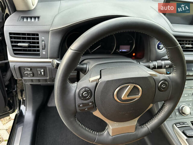 Черный Лексус СТ, объемом двигателя 1.8 л и пробегом 132 тыс. км за 13000 $, фото 27 на Automoto.ua