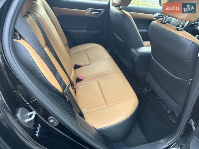 Черный Лексус СТ, объемом двигателя 1.8 л и пробегом 132 тыс. км за 13000 $, фото 19 на Automoto.ua