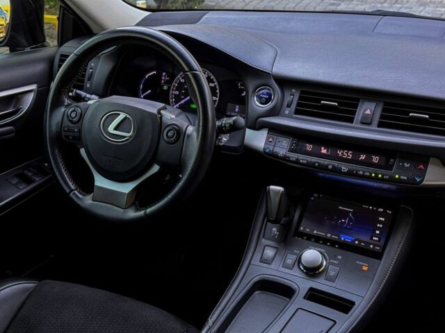 Чорний Лексус СТ, об'ємом двигуна 1.8 л та пробігом 100 тис. км за 14300 $, фото 6 на Automoto.ua