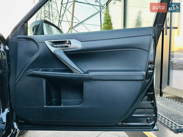 Чорний Лексус СТ, об'ємом двигуна 1.8 л та пробігом 142 тис. км за 14500 $, фото 23 на Automoto.ua