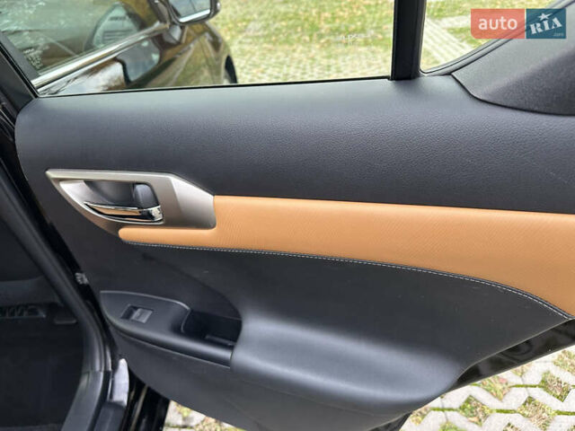 Чорний Лексус СТ, об'ємом двигуна 1.8 л та пробігом 80 тис. км за 13200 $, фото 14 на Automoto.ua
