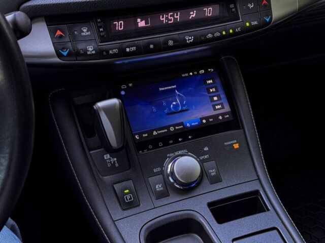 Чорний Лексус СТ, об'ємом двигуна 1.8 л та пробігом 100 тис. км за 14300 $, фото 7 на Automoto.ua