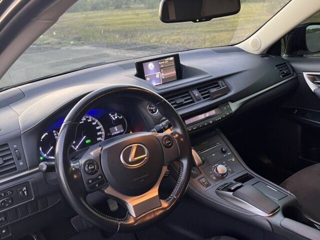 Черный Лексус СТ, объемом двигателя 1.8 л и пробегом 275 тыс. км за 15400 $, фото 15 на Automoto.ua