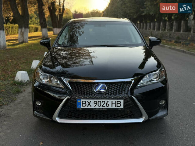 Черный Лексус СТ, объемом двигателя 1.8 л и пробегом 150 тыс. км за 12000 $, фото 2 на Automoto.ua