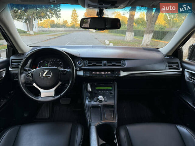 Черный Лексус СТ, объемом двигателя 1.8 л и пробегом 150 тыс. км за 12000 $, фото 12 на Automoto.ua