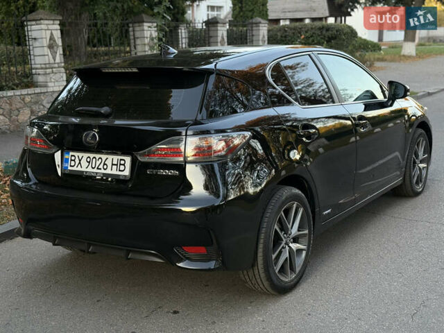 Черный Лексус СТ, объемом двигателя 1.8 л и пробегом 150 тыс. км за 12000 $, фото 5 на Automoto.ua