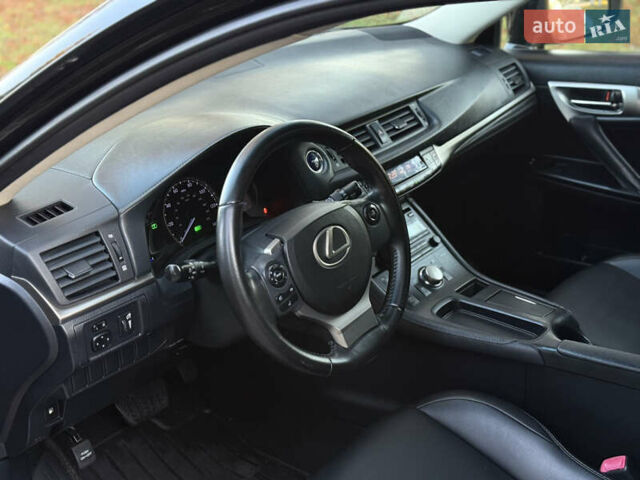 Черный Лексус СТ, объемом двигателя 1.8 л и пробегом 150 тыс. км за 12000 $, фото 14 на Automoto.ua