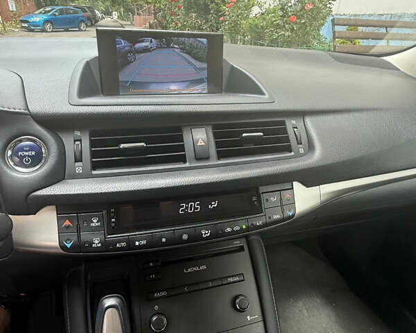 Черный Лексус СТ, объемом двигателя 1.8 л и пробегом 132 тыс. км за 14300 $, фото 8 на Automoto.ua