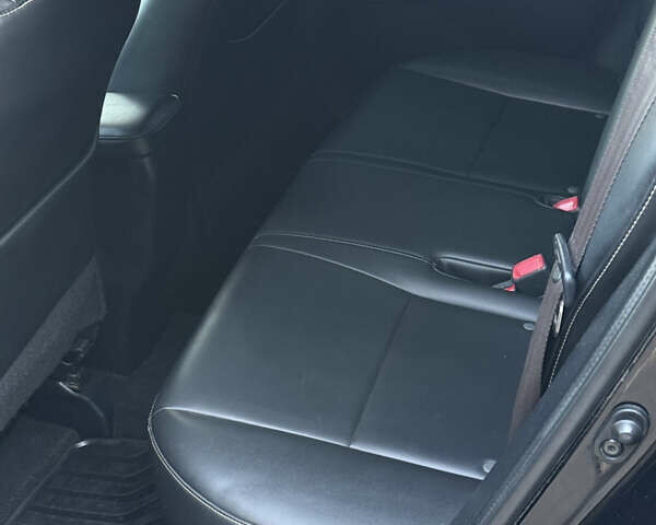 Черный Лексус СТ, объемом двигателя 1.8 л и пробегом 150 тыс. км за 12000 $, фото 21 на Automoto.ua