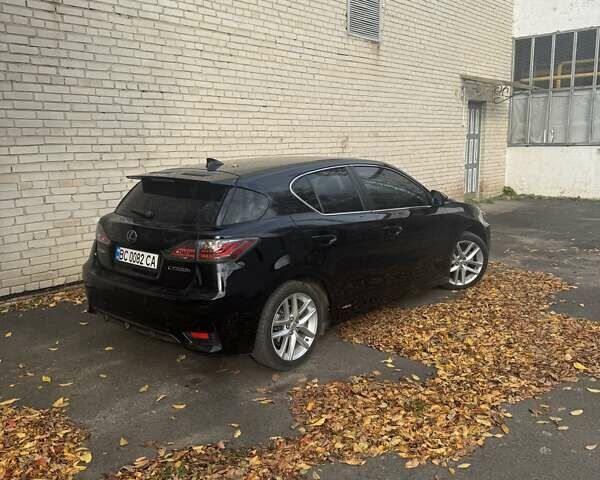 Черный Лексус СТ, объемом двигателя 1.8 л и пробегом 130 тыс. км за 14999 $, фото 3 на Automoto.ua