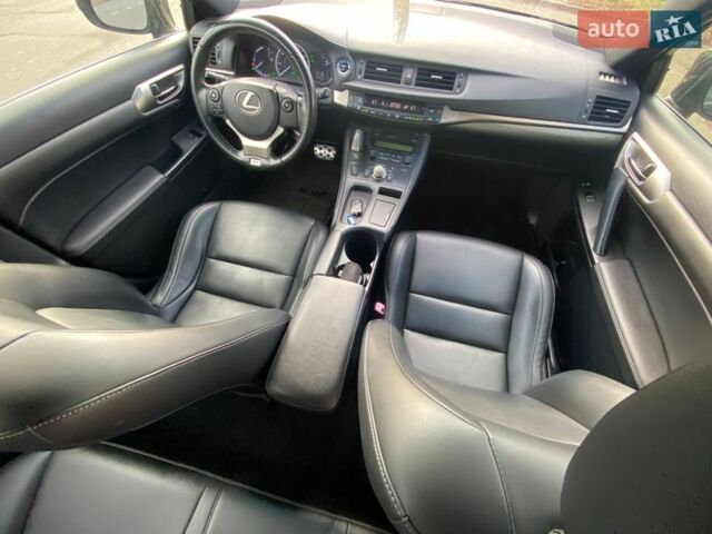Черный Лексус СТ, объемом двигателя 1.8 л и пробегом 118 тыс. км за 13999 $, фото 9 на Automoto.ua