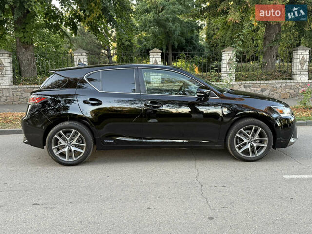 Черный Лексус СТ, объемом двигателя 1.8 л и пробегом 150 тыс. км за 12000 $, фото 9 на Automoto.ua