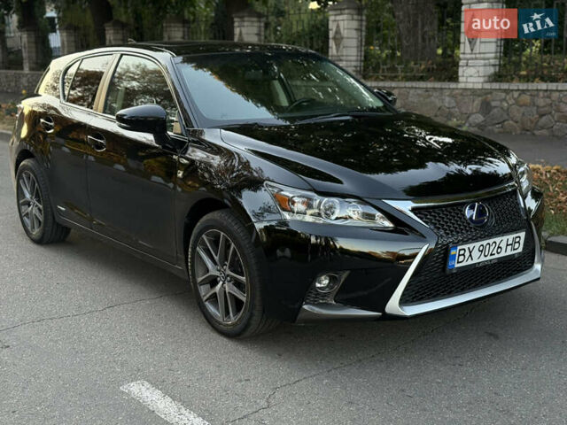 Черный Лексус СТ, объемом двигателя 1.8 л и пробегом 150 тыс. км за 12000 $, фото 3 на Automoto.ua