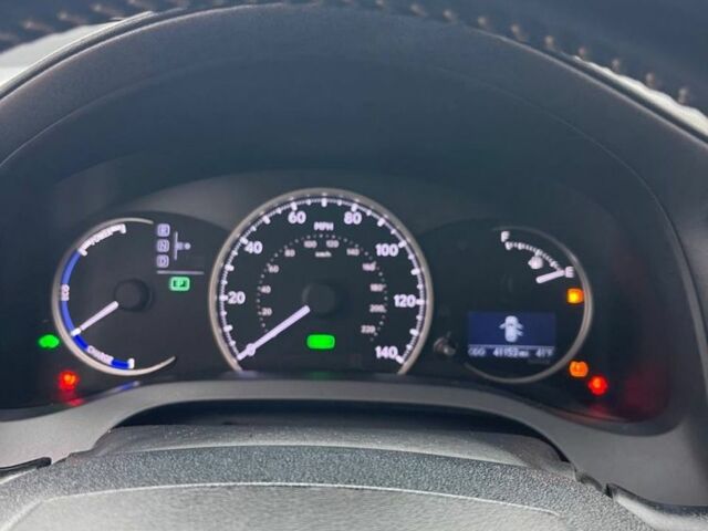 Черный Лексус СТ, объемом двигателя 1.8 л и пробегом 66 тыс. км за 15000 $, фото 7 на Automoto.ua