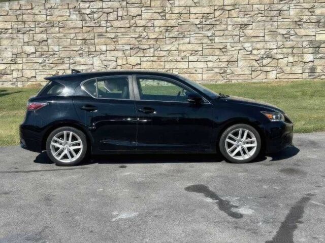 Чорний Лексус СТ, об'ємом двигуна 1.8 л та пробігом 109 тис. км за 9950 $, фото 4 на Automoto.ua