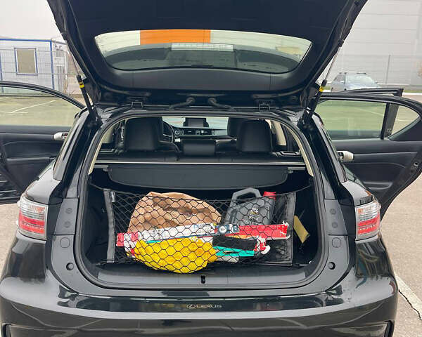 Черный Лексус СТ, объемом двигателя 1.8 л и пробегом 66 тыс. км за 15700 $, фото 6 на Automoto.ua