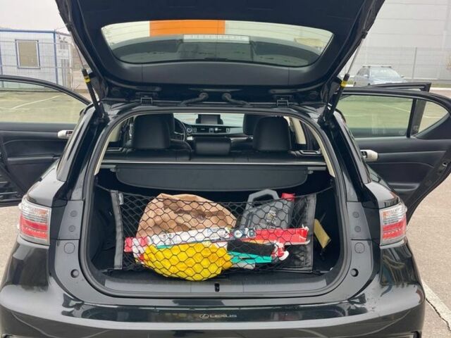 Черный Лексус СТ, объемом двигателя 1.8 л и пробегом 66 тыс. км за 15000 $, фото 5 на Automoto.ua