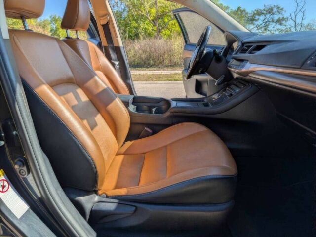 Черный Лексус СТ, объемом двигателя 1.8 л и пробегом 77 тыс. км за 4000 $, фото 8 на Automoto.ua