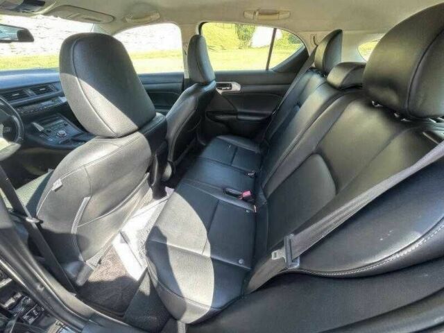 Чорний Лексус СТ, об'ємом двигуна 1.8 л та пробігом 109 тис. км за 9950 $, фото 7 на Automoto.ua