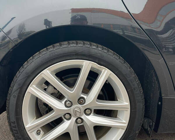 Черный Лексус СТ, объемом двигателя 1.8 л и пробегом 66 тыс. км за 15700 $, фото 5 на Automoto.ua