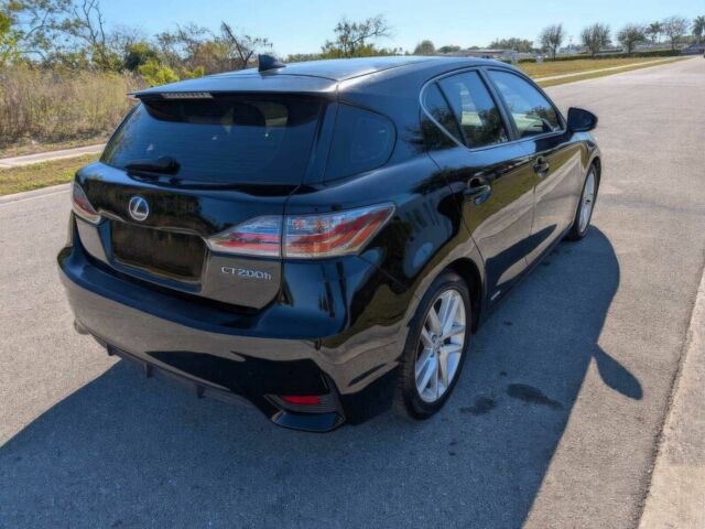 Черный Лексус СТ, объемом двигателя 1.8 л и пробегом 77 тыс. км за 4000 $, фото 6 на Automoto.ua