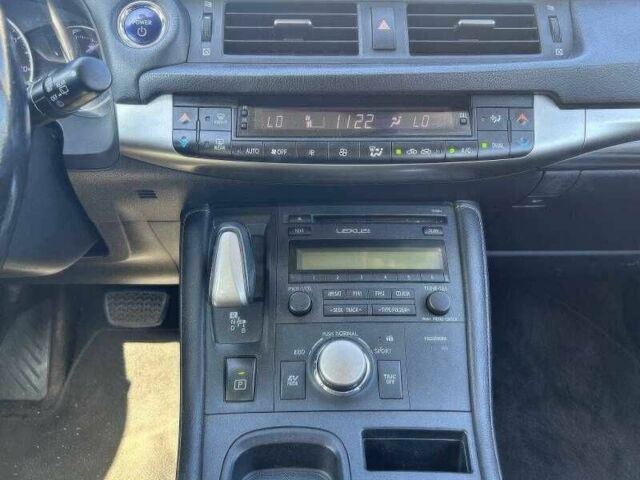 Чорний Лексус СТ, об'ємом двигуна 1.8 л та пробігом 109 тис. км за 9950 $, фото 10 на Automoto.ua