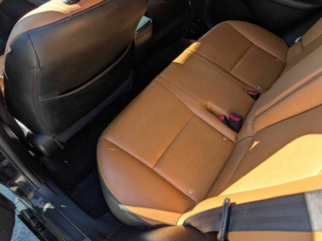 Черный Лексус СТ, объемом двигателя 1.8 л и пробегом 77 тыс. км за 4000 $, фото 12 на Automoto.ua