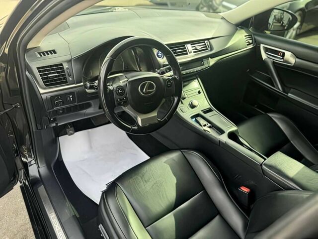 Чорний Лексус СТ, об'ємом двигуна 0 л та пробігом 112 тис. км за 9000 $, фото 6 на Automoto.ua